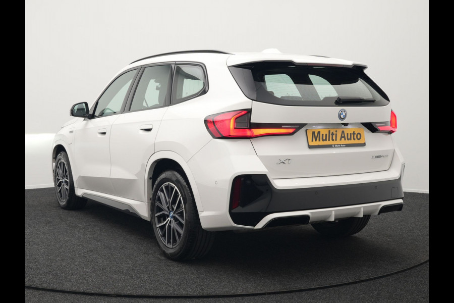 BMW X1 xDrive30e M-sport Plug in Hybrid 327pk PHEV | Adaptive Cruise | Head-up Display | 360 Camera | Carplay | Stoelen Verwarmd | Sfeerverlichting |