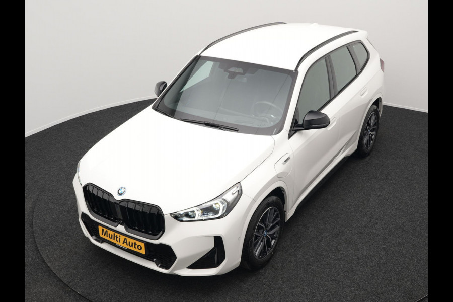 BMW X1 xDrive30e M-sport Plug in Hybrid 327pk PHEV | Adaptive Cruise | Head-up Display | 360 Camera | Carplay | Stoelen Verwarmd | Sfeerverlichting |