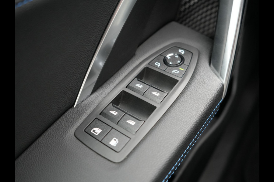 BMW X1 xDrive30e M-sport Plug in Hybrid 327pk PHEV | Adaptive Cruise | Head-up Display | 360 Camera | Carplay | Stoelen Verwarmd | Sfeerverlichting |