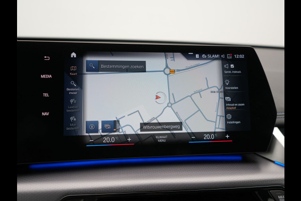 BMW X1 xDrive30e M-sport Plug in Hybrid 327pk PHEV | Adaptive Cruise | Head-up Display | 360 Camera | Carplay | Stoelen Verwarmd | Sfeerverlichting |