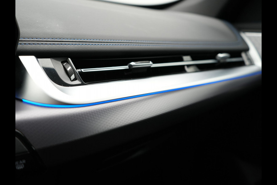 BMW X1 xDrive30e M-sport Plug in Hybrid 327pk PHEV | Adaptive Cruise | Head-up Display | 360 Camera | Carplay | Stoelen Verwarmd | Sfeerverlichting |