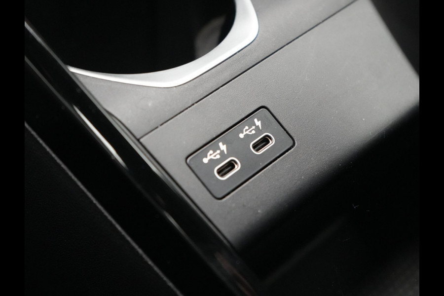 BMW X1 xDrive30e M-sport Plug in Hybrid 327pk PHEV | Adaptive Cruise | Head-up Display | 360 Camera | Carplay | Stoelen Verwarmd | Sfeerverlichting |