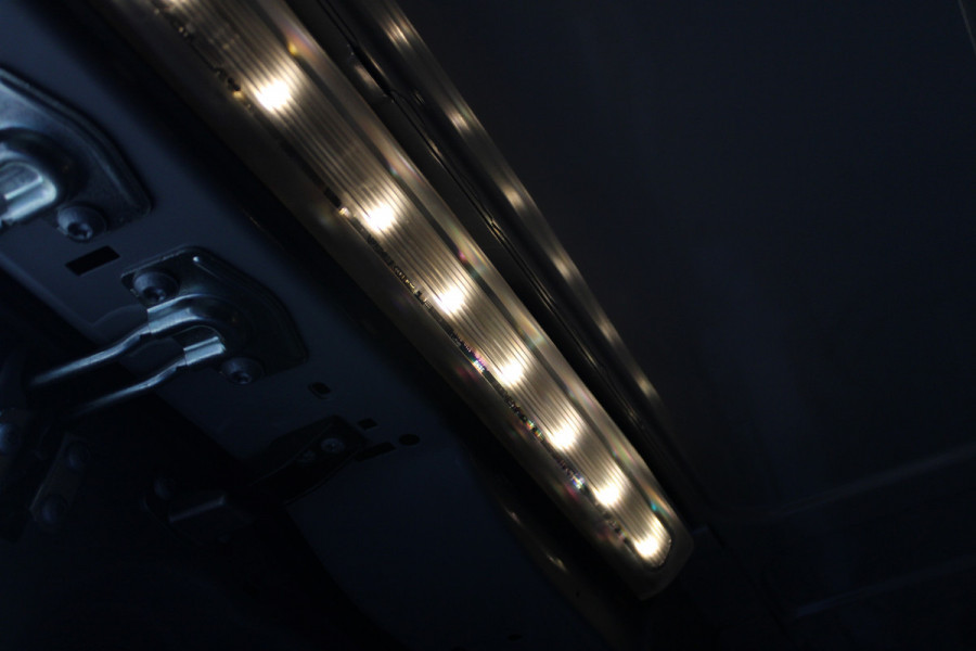 Mercedes-Benz Vito 116 CDI L3 Pro XL 164pk - Multi Beam LED - Leder - Dodehoek - Side Bars - Night Pack - Carplay - Rijklaar
