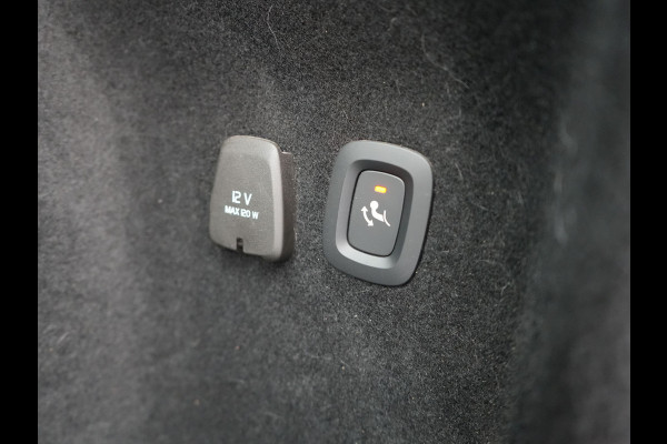 Volvo V60 T6 Recharge AWD Inscription Plug In Hybrid 340pk Dealer O.H. PHEV | Panodak | Lederen Sportstoelen Memory | Trekhaak af Fabriek | Harman Kardon | Navigatie | Apple Carplay | Acam | L.M. 19" | Stoel & Stuurverwarming | DAB | Virtual |