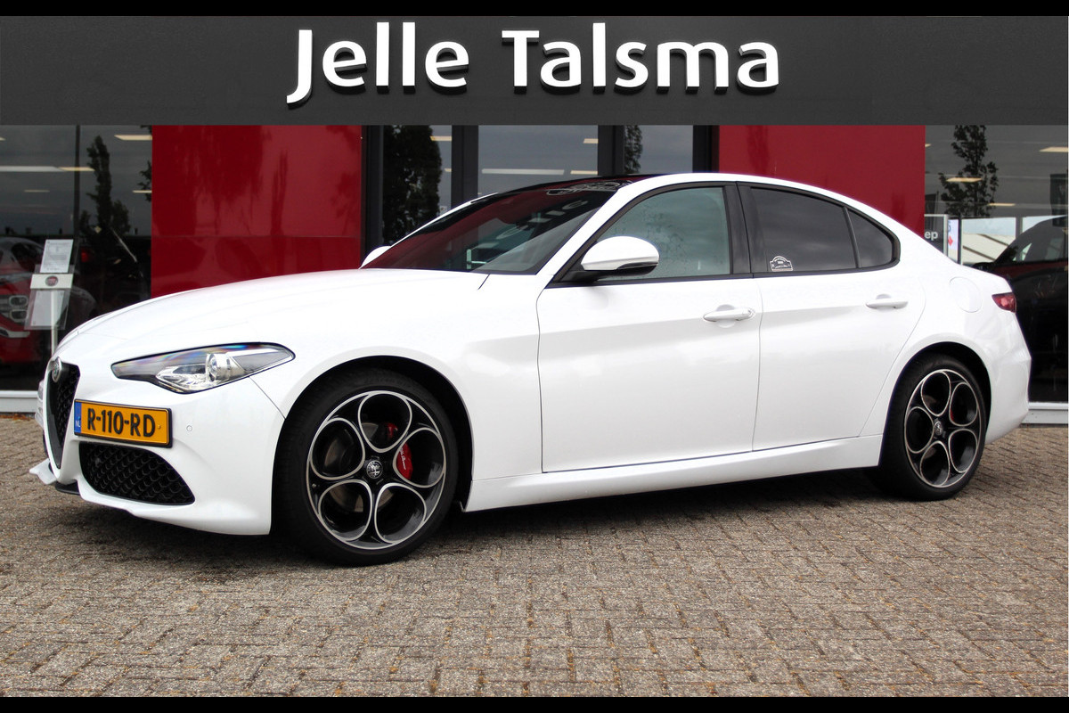 Alfa Romeo Giulia 2.0T Sprint 319PK AT | Panoramadak | 19" Velgen | Apple/Android CarPlay | Camera Let op auto niet altijd aanwezig Alfa Romeo Giulia 2.0T Sprint 319PK AT | Panoramadak | 19" Velgen | Apple/Android CarPlay | Camera Let op auto niet altijd aanwezig