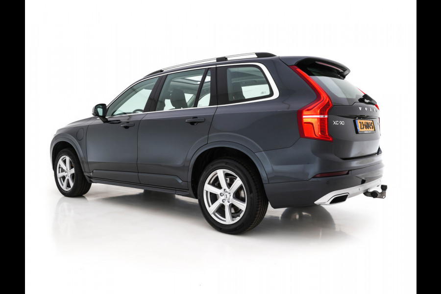 Volvo XC90 2.0 T8 Twin Engine AWD Momentum [ 7-Pers. ] (INCL-BTW) Aut. *PANO | LUXURY-LEATHER | FULL-LED | DIGI-COCKPIT | NAVI-FULLMAP | CARPLAY | ECC | HEATED-COMFORTSEATS | LANE-ASSIST | PDC | ADAPT.CRUISE | TOWBAR | 19"ALU*