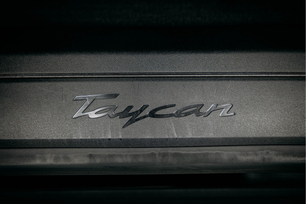 Porsche Taycan Sport Turismo 79 kWh | Performance-accu | Bose | 21'' velgen | Glazen dak | Porsche Sportsound | Warmtepomp |