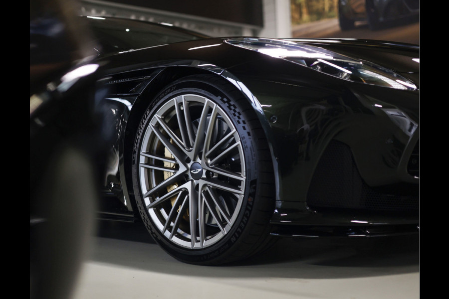 Aston Martin DB12 4.0 V8 | Minotaur Green - Performance seat