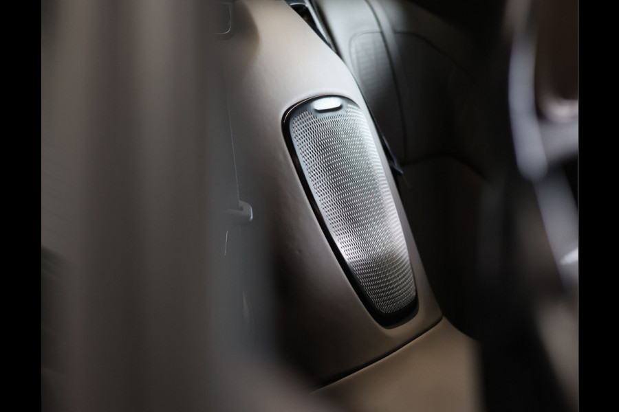 Aston Martin DB12 4.0 V8 | Minotaur Green - Performance seat