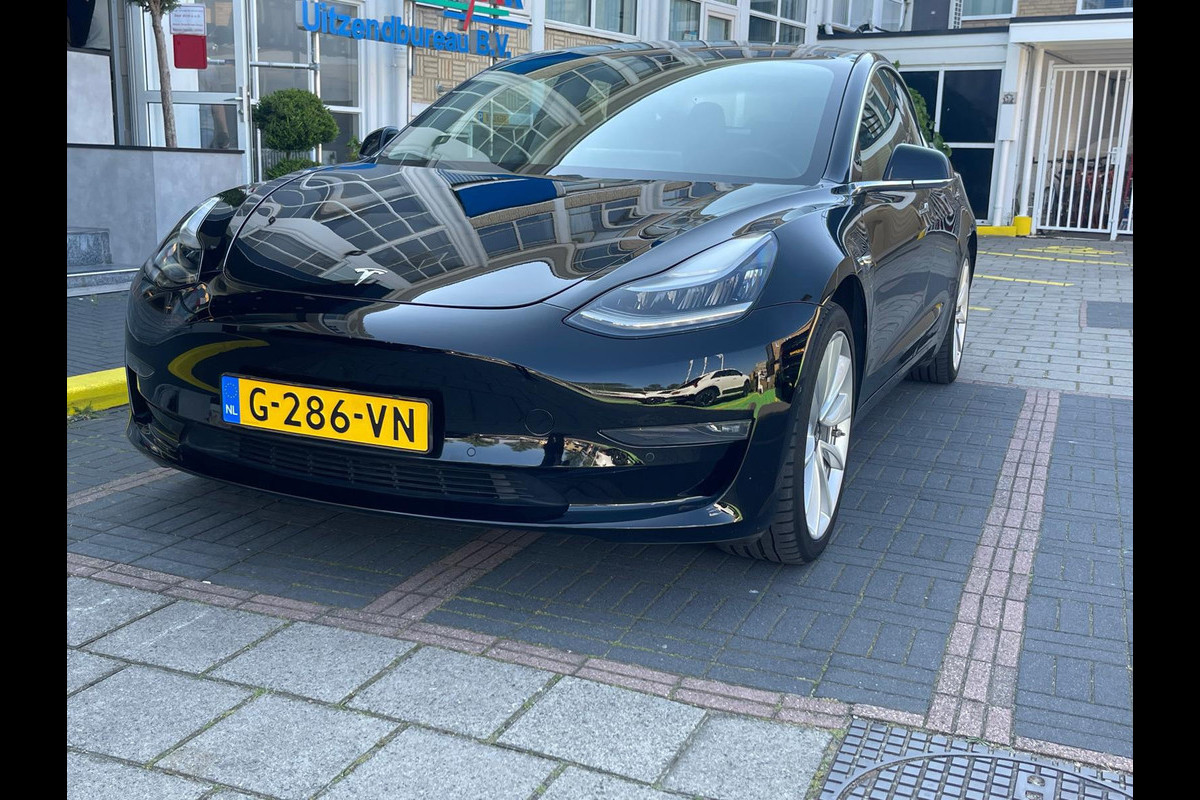 Tesla Model 3 Long Range 75 kWh Tesla Model 3 Long Range 75 kWh