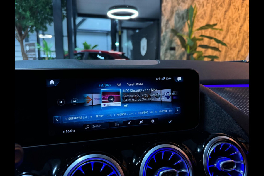 Mercedes-Benz B-Klasse 180 Business Solution Garantie Camera CarPlay PDC Sfeer Leder Lane Cruise Clima Navi Led Dab Rijklaar
