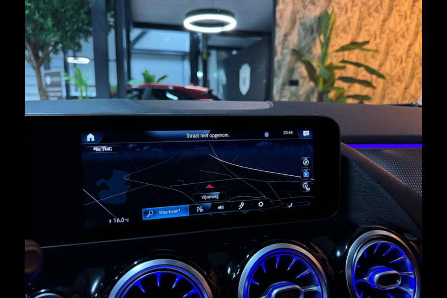 Mercedes-Benz B-Klasse 180 Business Solution Garantie Camera CarPlay PDC Sfeer Leder Lane Cruise Clima Navi Led Dab Rijklaar