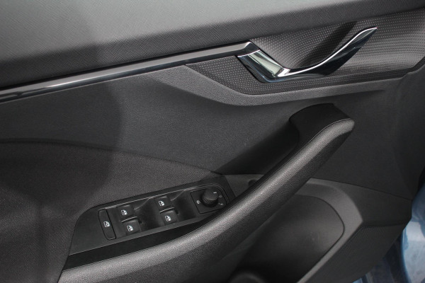 Škoda Kamiq 1.0 TSI Ambition 116 Pk Navigatie Cruise Control Lane Assist DAB LED Parkeer sensoren