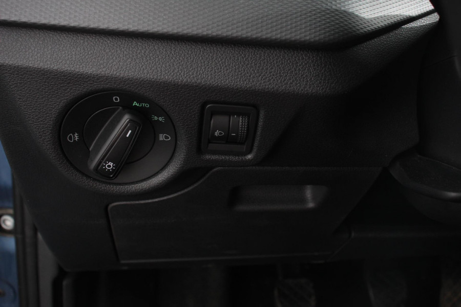 Škoda Kamiq 1.0 TSI Ambition 116 Pk Navigatie Cruise Control Lane Assist DAB LED Parkeer sensoren