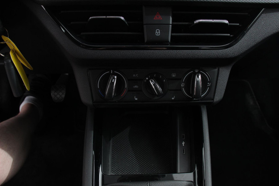 Škoda Kamiq 1.0 TSI Ambition 116 Pk Navigatie Cruise Control Lane Assist DAB LED Parkeer sensoren