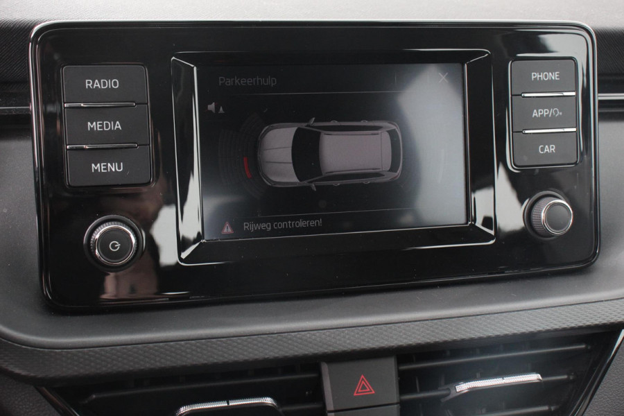 Škoda Kamiq 1.0 TSI Ambition 116 Pk Navigatie Cruise Control Lane Assist DAB LED Parkeer sensoren