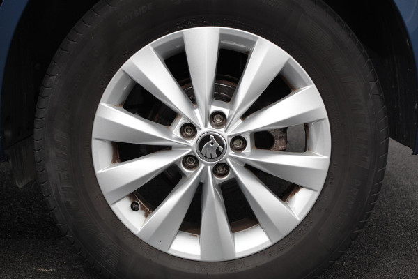 Škoda Kamiq 1.0 TSI Ambition 116 Pk Navigatie Cruise Control Lane Assist DAB LED Parkeer sensoren