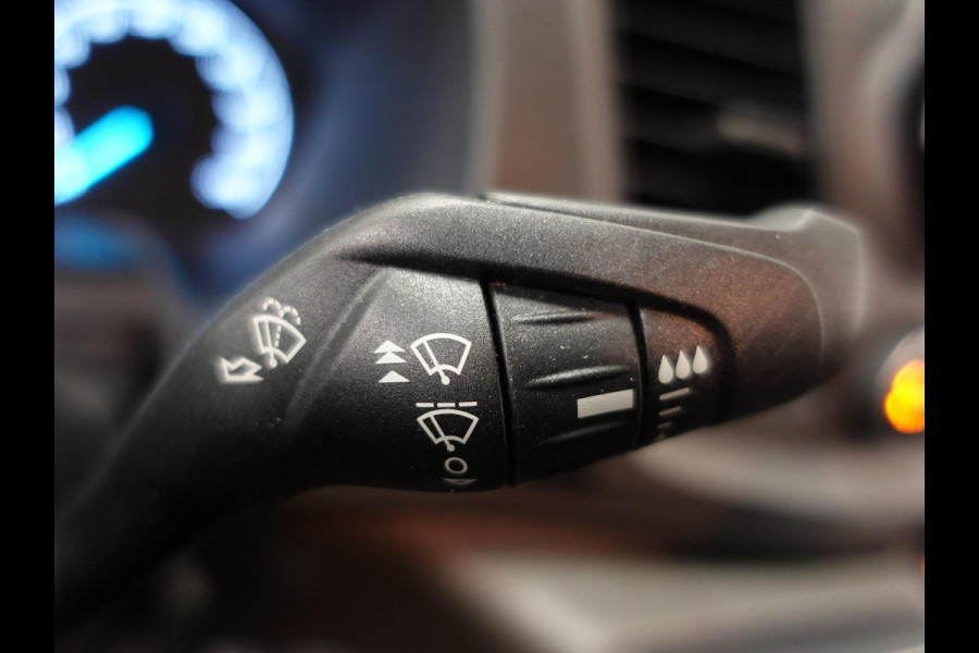 Ford Transit Custom 130pk Automaat L1H1 Trend Trekhaak Navigatie Camera Airco Cruise control Sport