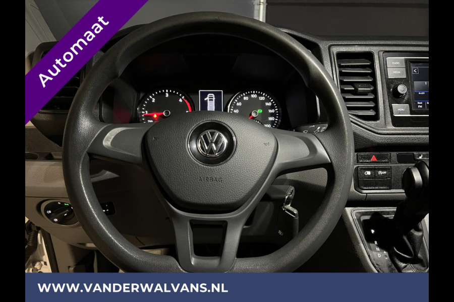 Volkswagen Crafter 2.0 TDI 140 pk Automaat L4H3 L3H2 Euro6 Airco | Camera | Apple Carplay Android Auto, Chauffeursstoel, Stoelverwarming, 3000kg Trekhaak
