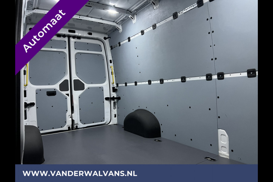 Volkswagen Crafter 2.0 TDI 140 pk Automaat L4H3 L3H2 Euro6 Airco | Camera | Apple Carplay Android Auto, Chauffeursstoel, Stoelverwarming, 3000kg Trekhaak