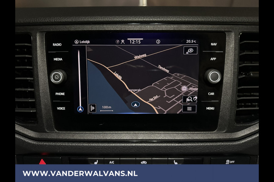 Volkswagen Crafter 2.0 TDI 141pk L3H3 L2H2 Euro6 Airco | Camera | Navigatie | Android Auto | Stoelverwarming Parkeersensoren, Bijrijdersbank, 3000kg trekvermogen, zilver