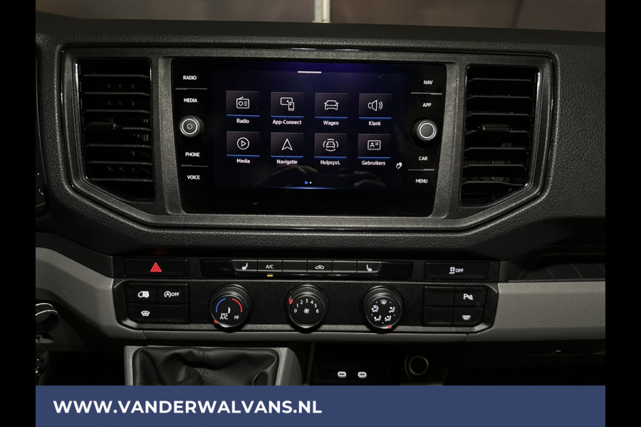 Volkswagen Crafter 2.0 TDI 141pk L3H3 L2H2 Euro6 Airco | Camera | Navigatie | Android Auto | Stoelverwarming Parkeersensoren, Bijrijdersbank, 3000kg trekvermogen, zilver