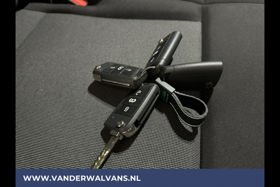 Volkswagen Crafter 2.0 TDI 141pk L3H3 L2H2 Euro6 Airco | Camera | Navigatie | Android Auto | Stoelverwarming Parkeersensoren, Bijrijdersbank, 3000kg trekvermogen, zilver