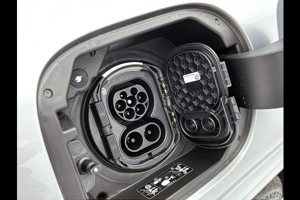 Mercedes-Benz EQA 250+ Business Solution AMG 71 kWh | Trekhaak | Nightpakket | Premium pakket | Parkeerpakket met 360°-camera | EASY PACK achterklep | KEYLESS-GO comfort pakket | Head-up display | Dodehoekassistent | Sfeerverlichting |