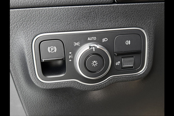 Mercedes-Benz EQA 250+ Business Solution AMG 71 kWh | Trekhaak | Nightpakket | Premium pakket | Parkeerpakket met 360°-camera | EASY PACK achterklep | KEYLESS-GO comfort pakket | Head-up display | Dodehoekassistent | Sfeerverlichting |