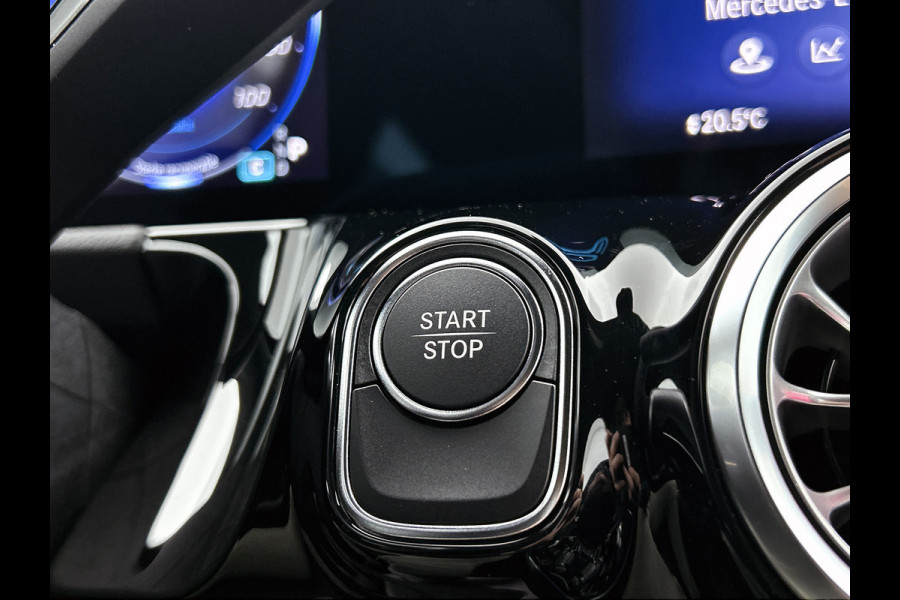 Mercedes-Benz EQA 250+ Business Solution AMG 71 kWh | Trekhaak | Nightpakket | Premium pakket | Parkeerpakket met 360°-camera | EASY PACK achterklep | KEYLESS-GO comfort pakket | Head-up display | Dodehoekassistent | Sfeerverlichting |