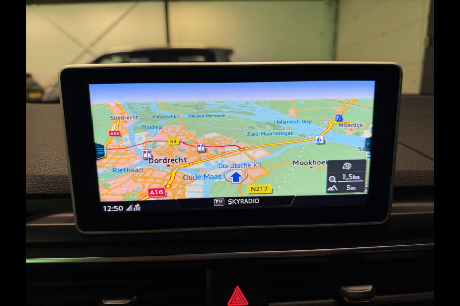 Audi A4 Avant 1.4 TFSI Sport V-COCKPIT/BOSE/LED/CARPLAY/SFEERVERL/NAVI/ECC/PDC/CRUISE///