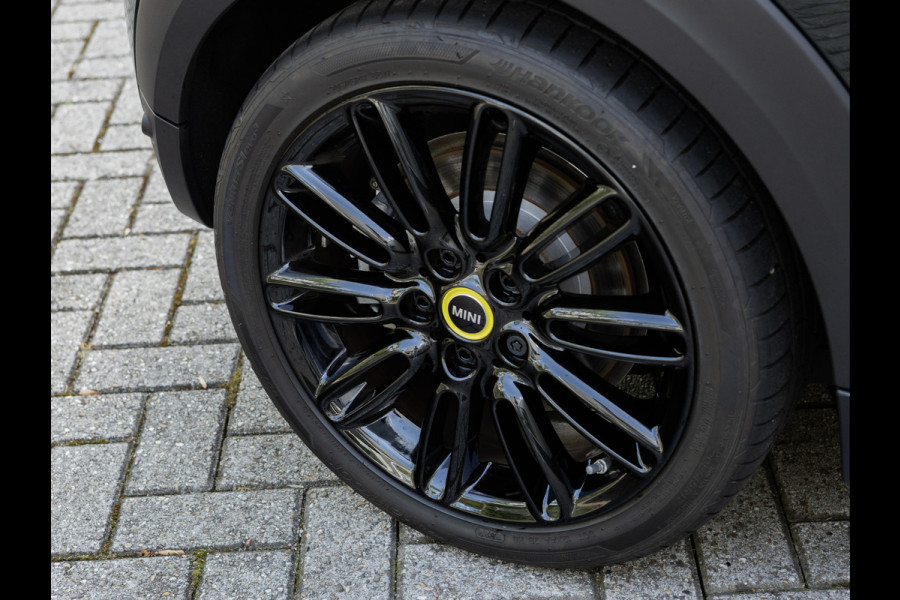 MINI Mini Electric - Resolute Edition - Camera - Comfort Access - Stoelverwarming