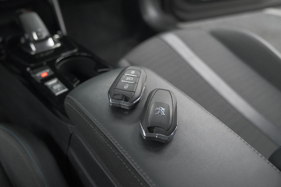 Peugeot 208 PureTech 100 EAT8 Allure | Camera | Apple Carplay | Navigatie | Parkeersensoren