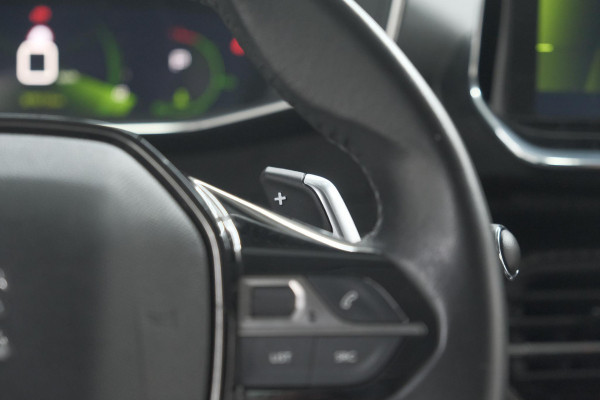 Peugeot 208 PureTech 100 EAT8 Allure | Camera | Apple Carplay | Navigatie | Parkeersensoren