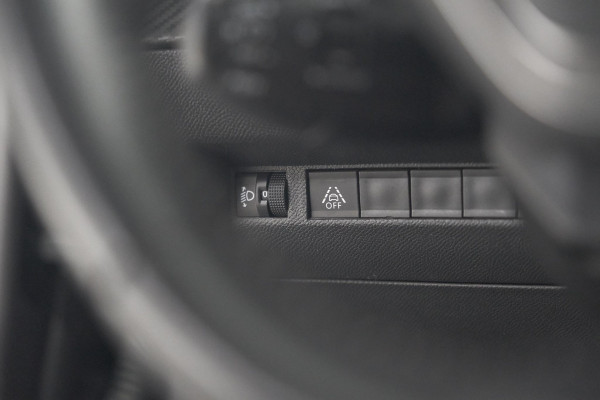 Peugeot 208 PureTech 100 EAT8 Allure | Camera | Apple Carplay | Navigatie | Parkeersensoren