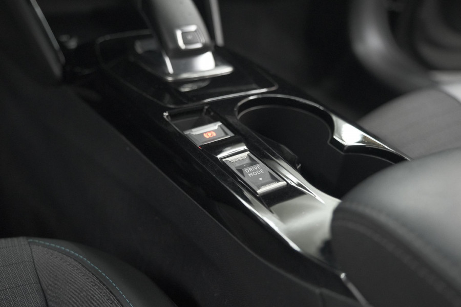Peugeot 208 PureTech 100 EAT8 Allure | Camera | Apple Carplay | Navigatie | Parkeersensoren