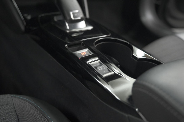 Peugeot 208 PureTech 100 EAT8 Allure | Camera | Apple Carplay | Navigatie | Parkeersensoren