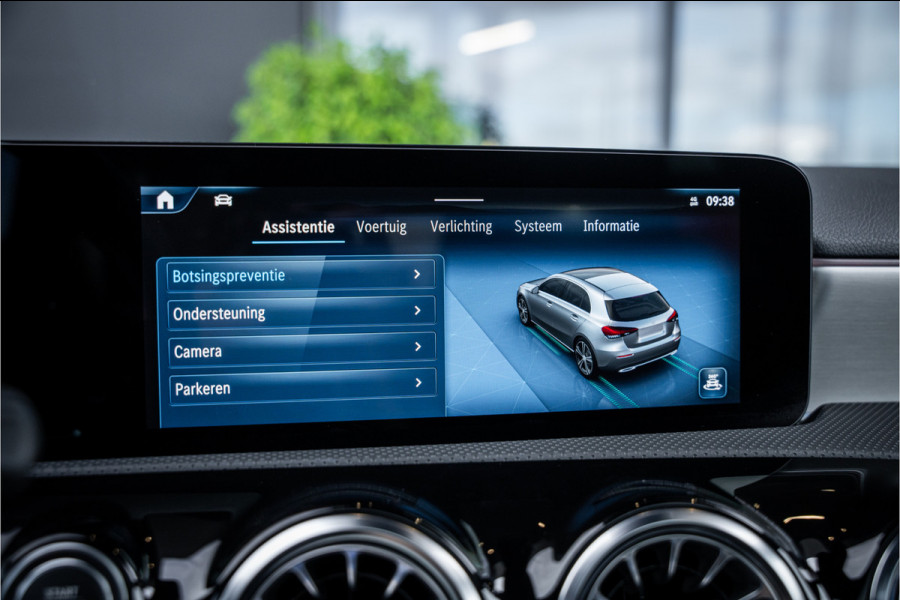 Mercedes-Benz A-Klasse A180 AMG Line - Panorama | Memory | Burmester | 360 Camera | Elek. Trekhaak