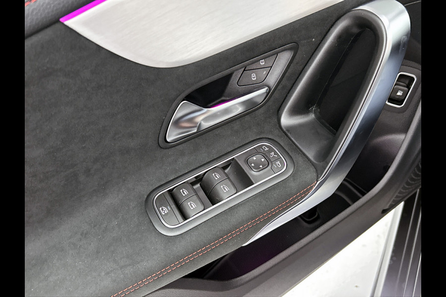 Mercedes-Benz CLA-Klasse Shooting Brake 250 e Business Solution AMG | Nightpakket | KEYLESS GO | Parkeerpakket met 360°-camera | Sfeerverlichting | MULTIBEAM LED | Spiegelpakket | EASY PACK achterklep | Stoelverwarming voor |