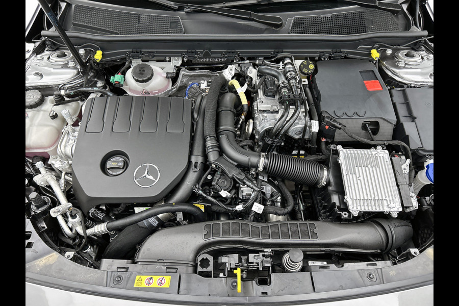Mercedes-Benz CLA-Klasse Shooting Brake 250 e Business Solution AMG | Nightpakket | KEYLESS GO | Parkeerpakket met 360°-camera | Sfeerverlichting | MULTIBEAM LED | Spiegelpakket | EASY PACK achterklep | Stoelverwarming voor |