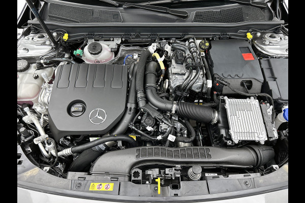 Mercedes-Benz CLA-Klasse Shooting Brake 250 e Business Solution AMG | Nightpakket | KEYLESS GO | Parkeerpakket met 360°-camera | Sfeerverlichting | MULTIBEAM LED | Spiegelpakket | EASY PACK achterklep | Stoelverwarming voor |
