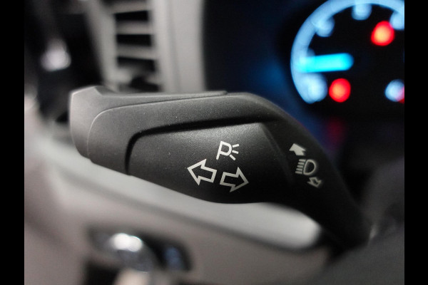 Ford Transit Custom L1H1 Trend Navigatie Camera Cruise control Parkeersensoren Trekhaak Airco
