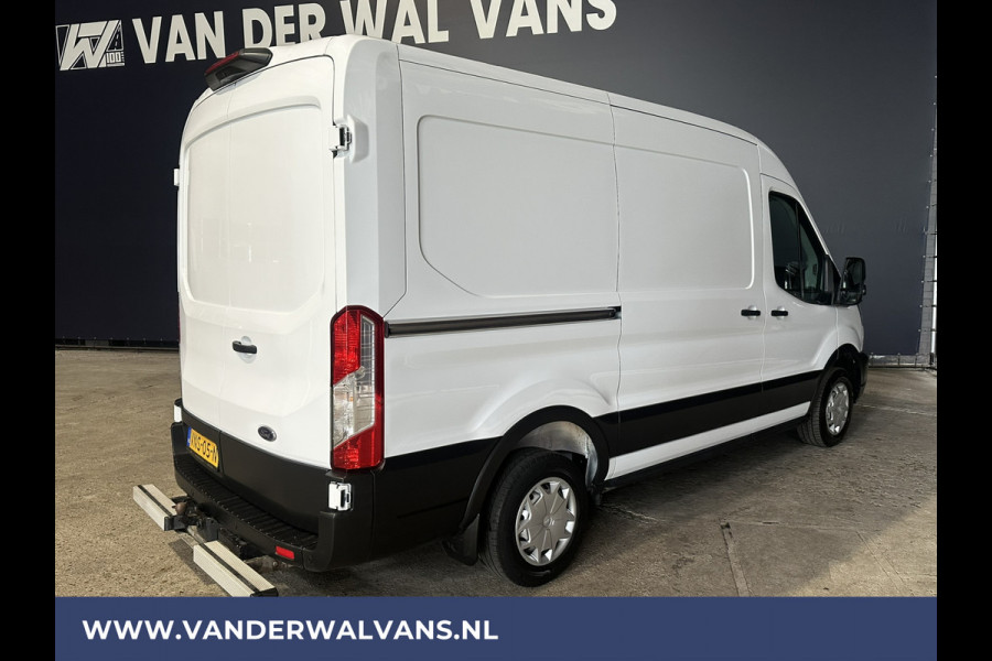 Ford Transit 2.0 TDCI 130pk L2H2 Euro6 Airco | Camera | Android Auto | Cruisecontrol | 2550kg Trekhaak Elektrisch verstelbare bestuurdersstoel, Verwarmde voorruit, Parkeersensoren, Bijrijdersbank, Parkeersensoren