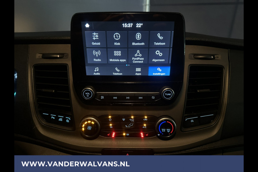 Ford Transit 2.0 TDCI 130pk L2H2 Euro6 Airco | Camera | Android Auto | Cruisecontrol | 2550kg Trekhaak Elektrisch verstelbare bestuurdersstoel, Verwarmde voorruit, Parkeersensoren, Bijrijdersbank, Parkeersensoren