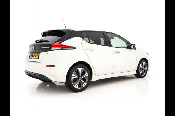 Nissan Leaf Tekna 40 kWh (INCL-BTW) Aut. *LUXURY-LEATHER | FULL-LED | BOSE-SURROUND | DIGI-COCKPIT | ADAPTIVE-CRUISE | TOPVIEW | KEYLESS | NAVI-FULLMAP | BLINDSPOT | DAB+ | PDC | HEATED-COMFORTSEATS | PRIVACY-GLASS |