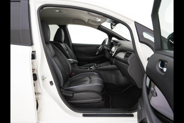 Nissan Leaf Tekna 40 kWh (INCL-BTW) Aut. *LUXURY-LEATHER | FULL-LED | BOSE-SURROUND | DIGI-COCKPIT | ADAPTIVE-CRUISE | TOPVIEW | KEYLESS | NAVI-FULLMAP | BLINDSPOT | DAB+ | PDC | HEATED-COMFORTSEATS | PRIVACY-GLASS |