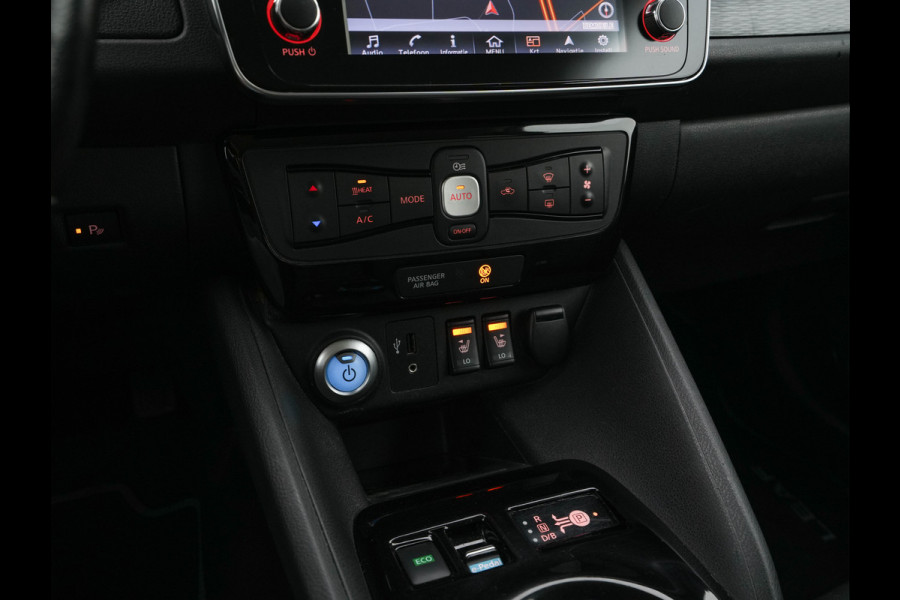 Nissan Leaf Tekna 40 kWh (INCL-BTW) Aut. *LUXURY-LEATHER | FULL-LED | BOSE-SURROUND | DIGI-COCKPIT | ADAPTIVE-CRUISE | TOPVIEW | KEYLESS | NAVI-FULLMAP | BLINDSPOT | DAB+ | PDC | HEATED-COMFORTSEATS | PRIVACY-GLASS |
