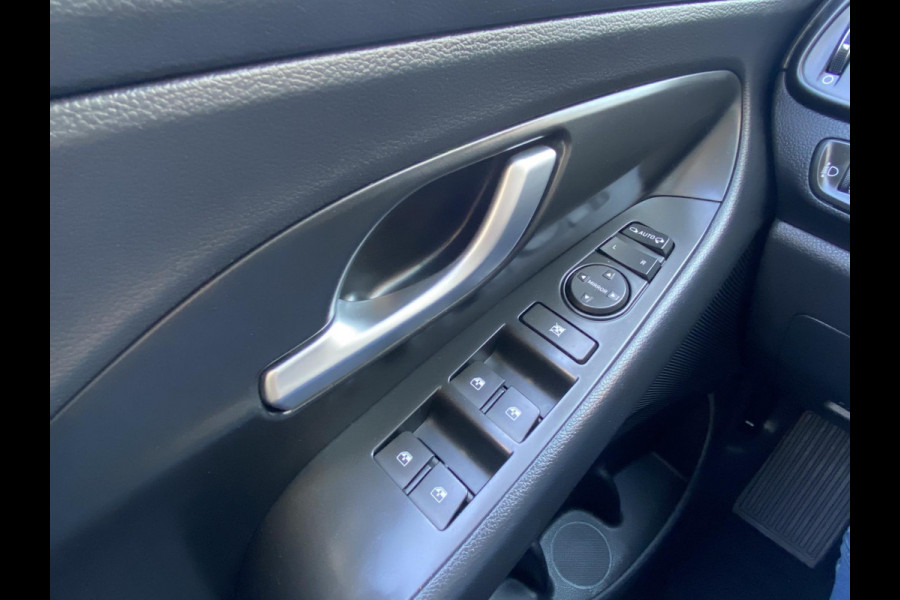 Hyundai i30 1.0 T-GDi Mild- Hybrid Trend - AUTOMAAT - Apple CarPlay / Navigatie I Airco I LED I PDC I Sport velgen I Dealer onderh