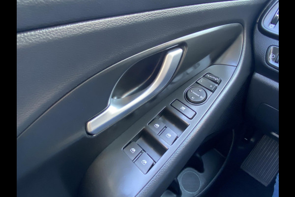 Hyundai i30 1.0 T-GDi Mild- Hybrid Trend - AUTOMAAT - Apple CarPlay / Navigatie I Airco I LED I PDC I Sport velgen I Dealer onderh