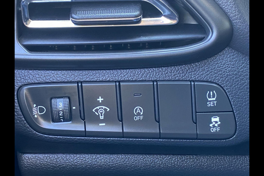 Hyundai i30 1.0 T-GDi Mild- Hybrid Trend - AUTOMAAT - Apple CarPlay / Navigatie I Airco I LED I PDC I Sport velgen I Dealer onderh